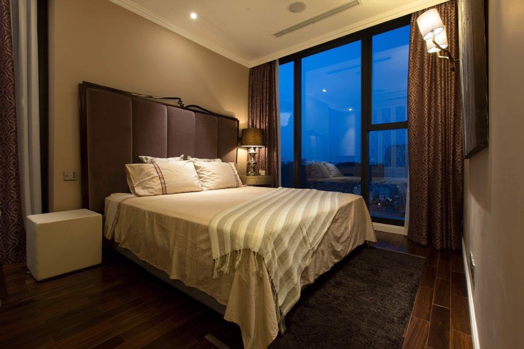 Phòng ngủ 1 căn hộ 2PN cho thuê Vinhomes Golden River full nội thất sang trọng