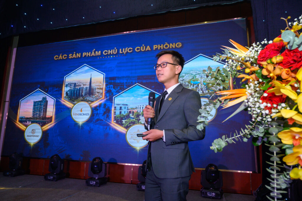 Trưởng phòng kinh doanh 4 - Nguyễn Thành Luân cam kết chỉ tiêu của phòng năm 2022